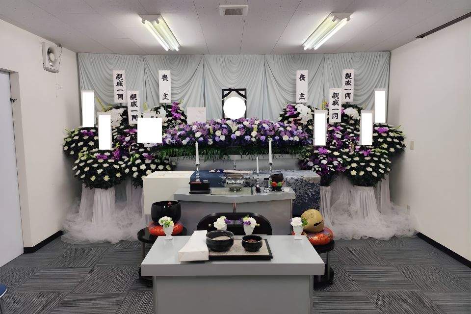 さいたま典礼 上尾ホールの式場に設けられた祭壇の写真