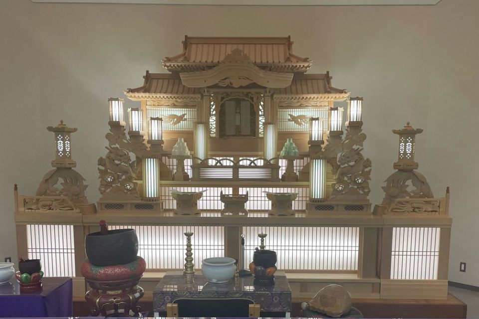 ひかり会館の祭壇