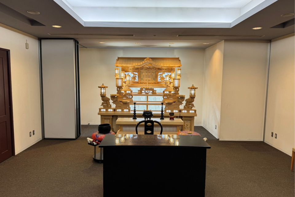 埼葛斎場の祭壇